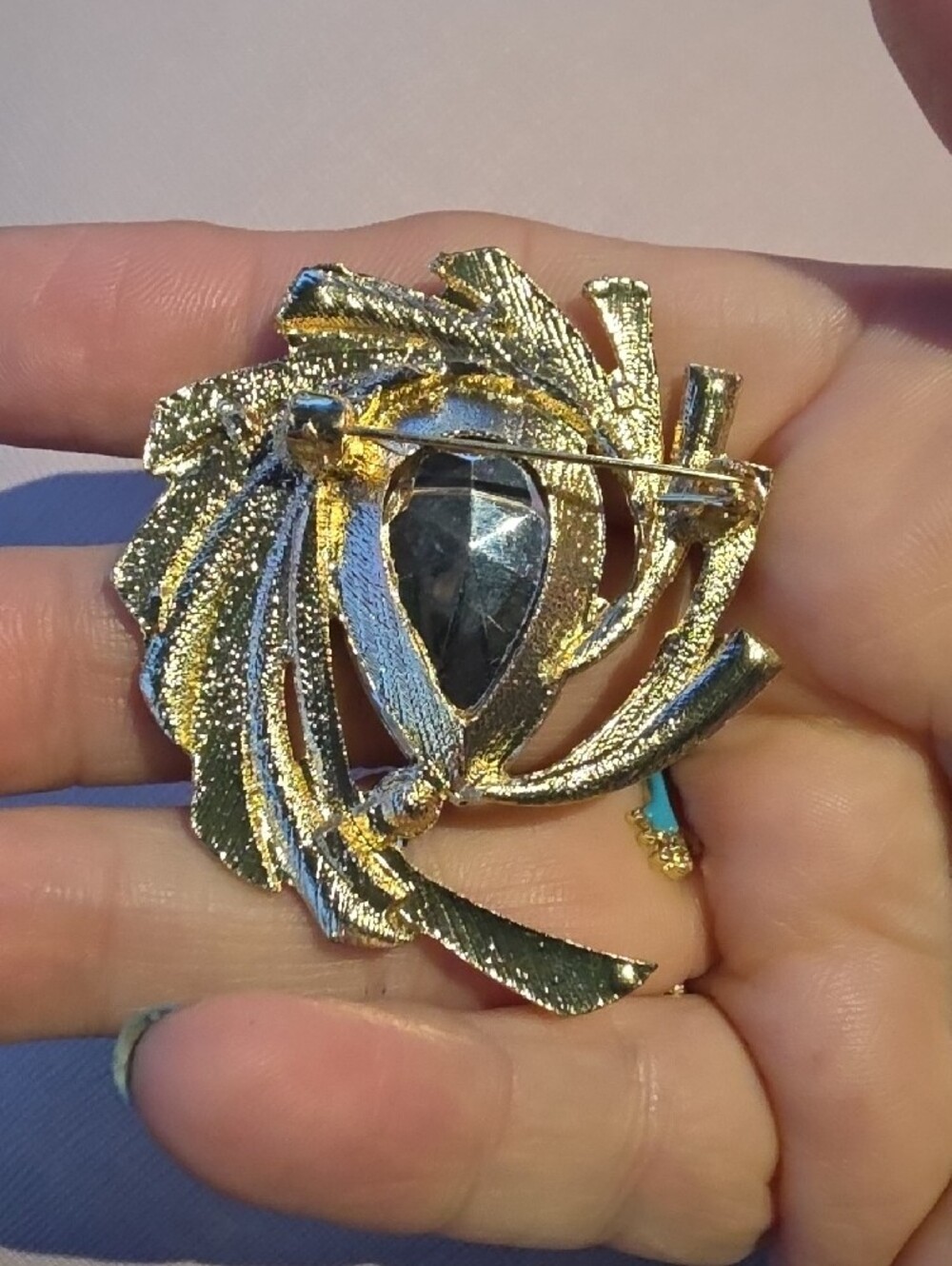 A81- Gold-Tone Green Crystal Brooch - Picture 2 of 2